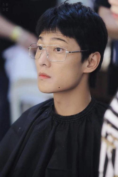 娱乐吃瓜蜀黍王鹤棣,娱乐吃瓜蜀黍的蜕变之路